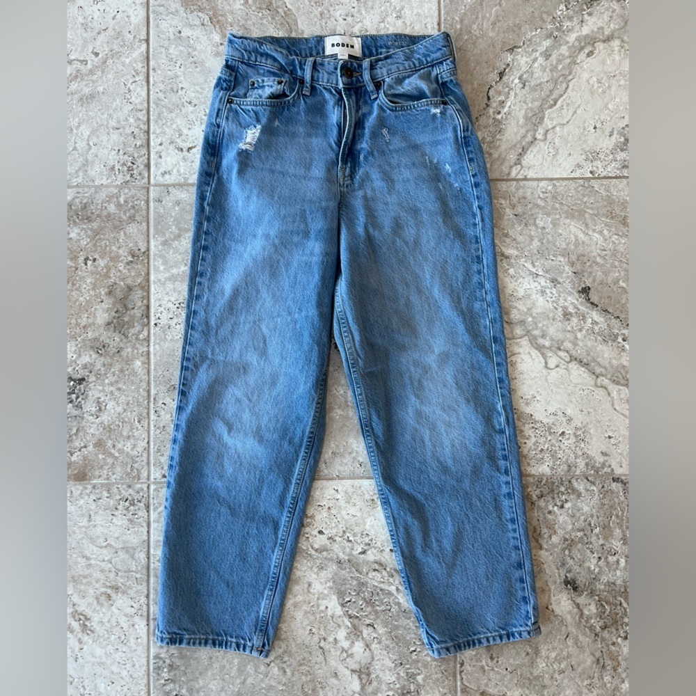 Boden High Rise Distressed Tapered Jeans in Light Blue Wash, size 26x32